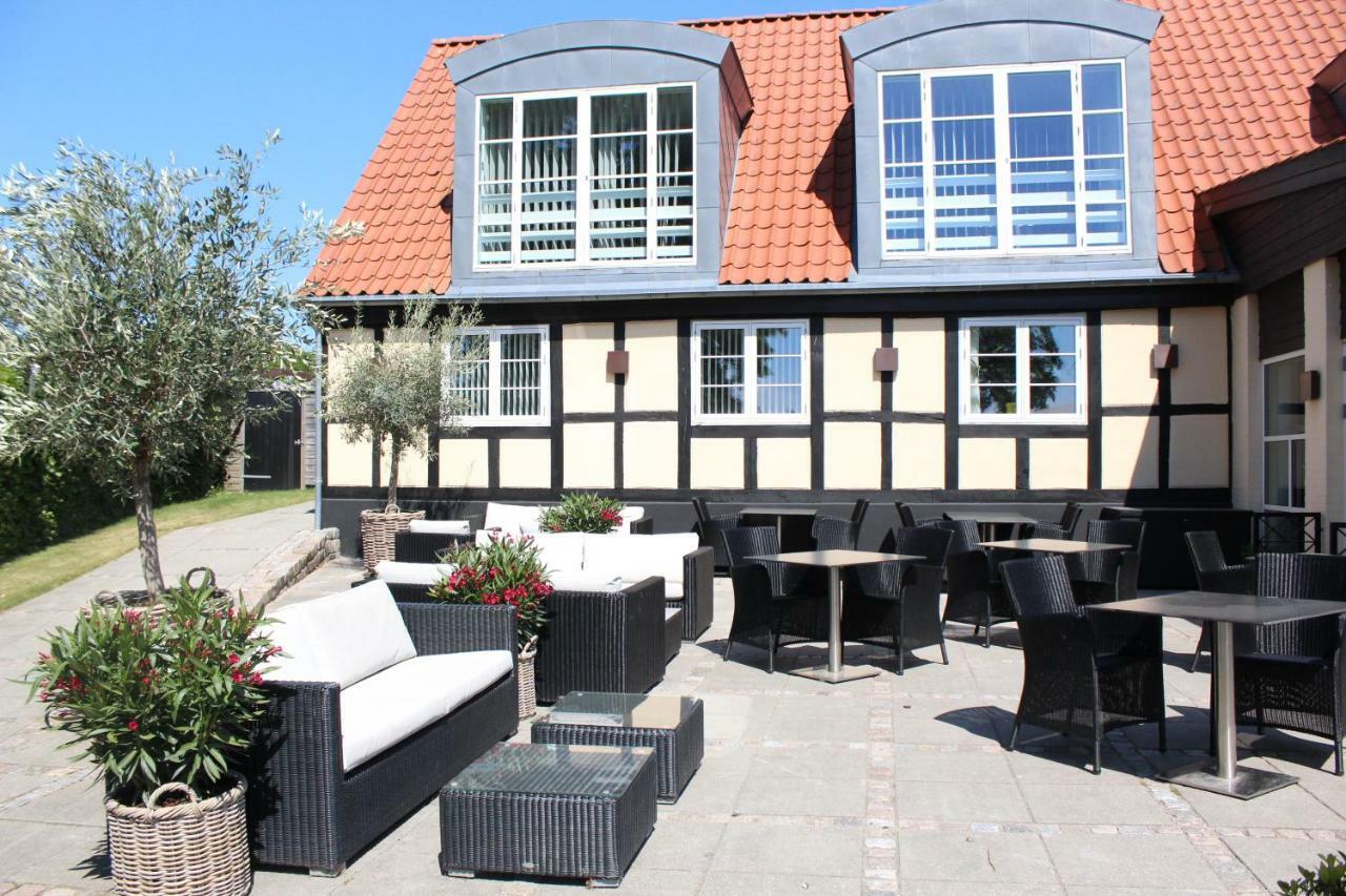 Molskroen Strandhotel Эбельтофт Экстерьер фото
